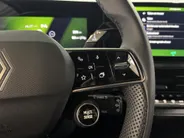Renault Clio 160PK Full Hybrid Techno Automaat | Lichtmetalen Velgen Hoogglans Zwart | Adaptive Cruise Control | Google Built-in | Camera | Apple CarPlay/Android Auto | Full LED | Armsteun | Licht & Regen Sensor |