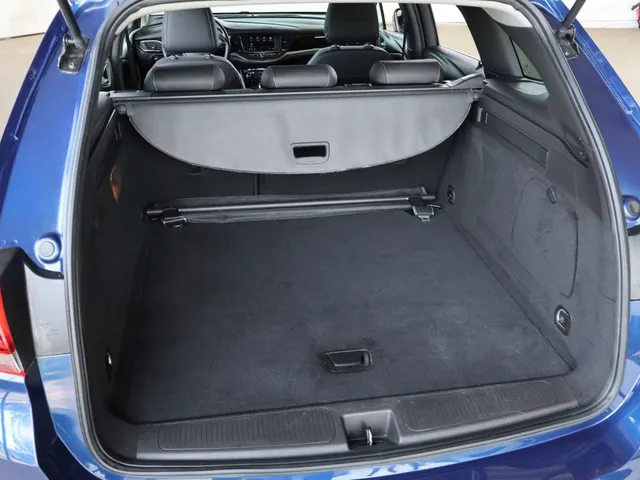 Opel Astra Sports Tourer 1.2 Design & Tech | Camera