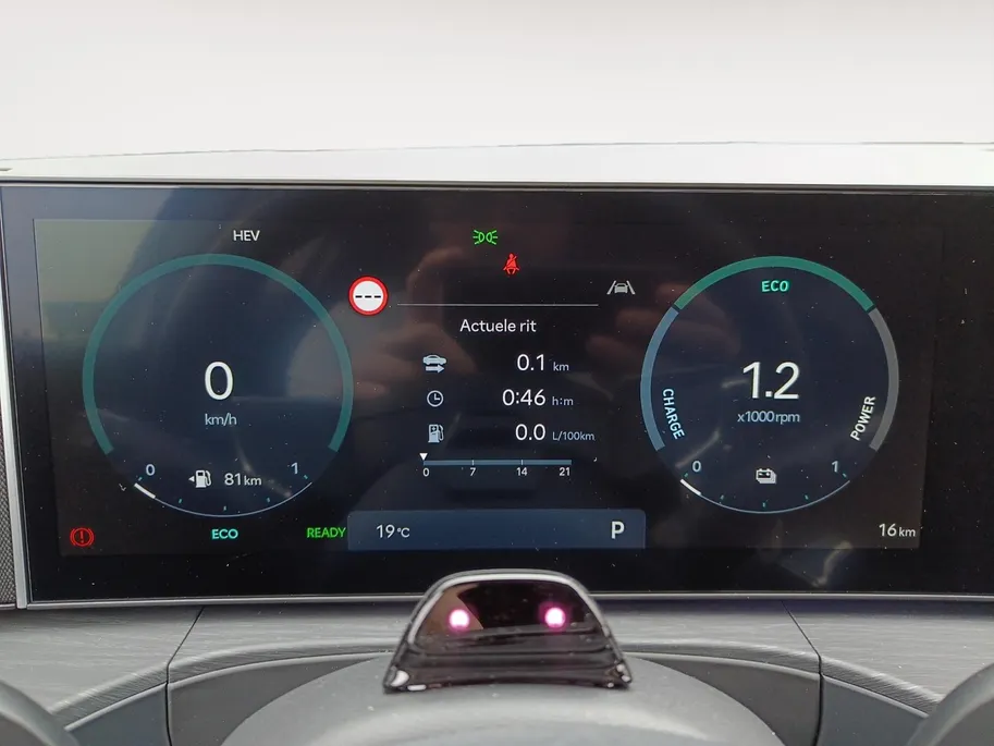 Hyundai Santa Fe 1.6 T-GDI PHEV Premium Pro 4WD 7p Uit voorraad leverbaar
