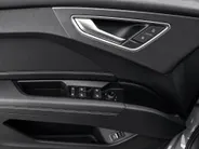 Audi Q4 Q4 S edition performance 82 kWh 286 PK · Glazen panoramdak · Trekhaak elek. wegklapbaar · Optiekpakket zwart