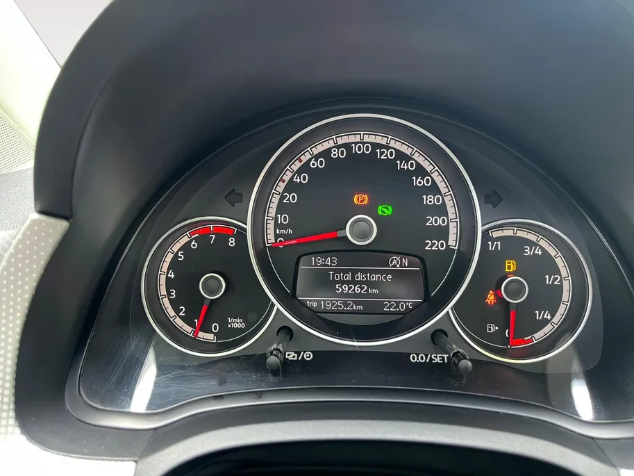 Volkswagen up! 1.0 BMT high up!
