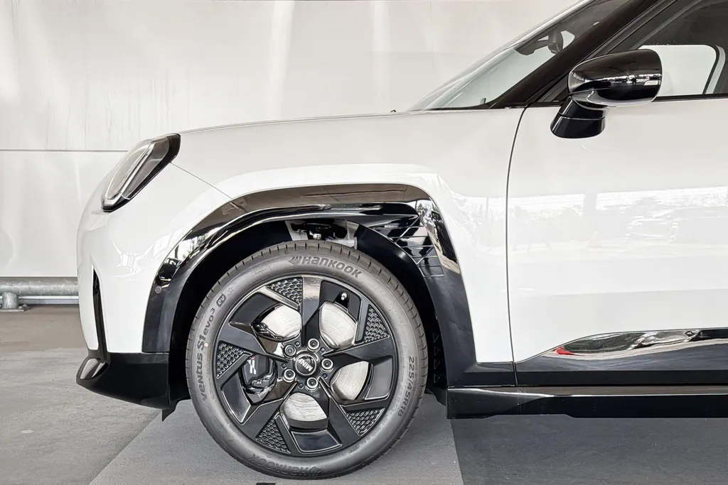 MINI Aceman SE John Cooper Works M 54.2 kWh