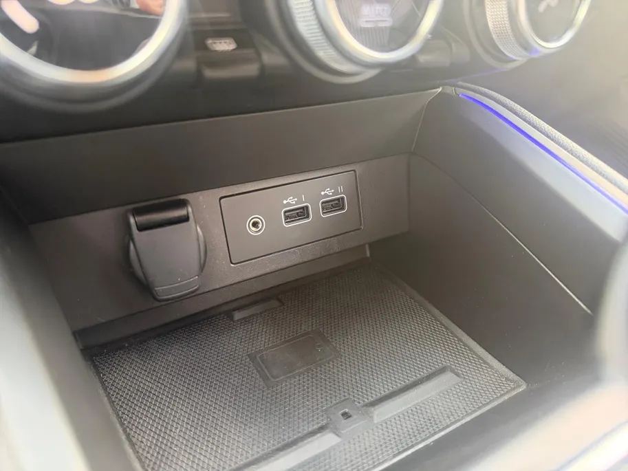 Renault Clio 145PK E-Tech Full Hybrid Techno Automaat | 9,3' Navi | Climate Control | Camera | Parkeersensoren | Apple CarPlay/Android Auto | Digital Cockpit | Cruise Control | Full LED | Lichtmetalen Velgen |