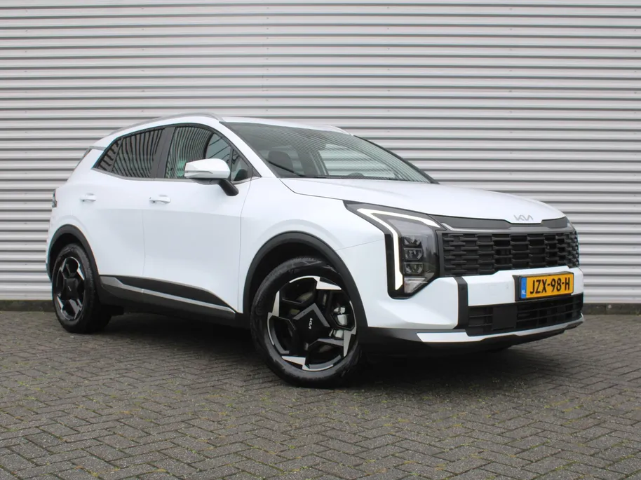 Kia Sportage 1.6 T-GDi Hybrid DynamicLine | Stuur-/stoelverwarming | Camera | Elek. stoelverstelling | Cruise adapt. | LED |  Telefoonlader | 18' LM | Clima |