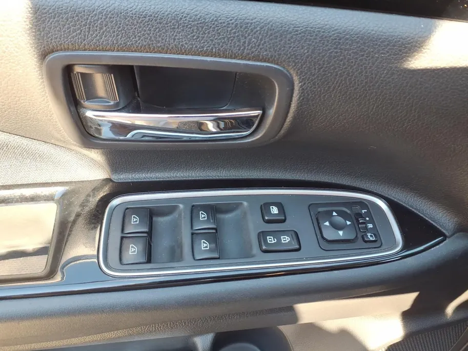 Mitsubishi Outlander 2.4 PHEV Pure Automaat | Airco/Ecc | Android/Apple carplay | Trekhak | PDC/Camera | Stoel verwaring | 1 jaar garantie