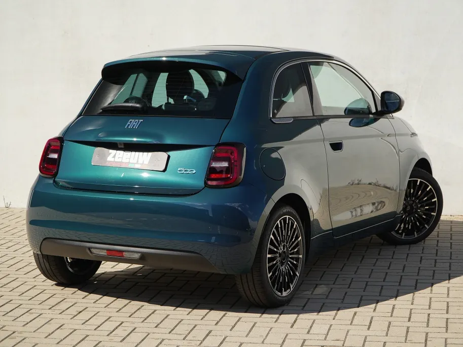 Fiat 500e Icon 42 kWh | Pano | Style | Camera | Comfort | Carplay | 17'