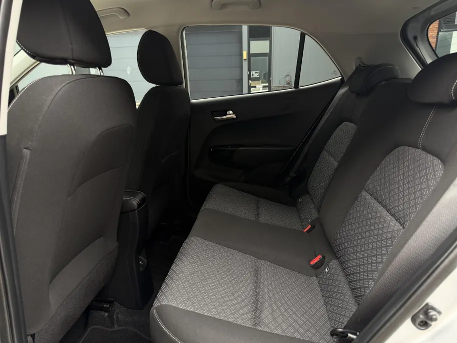 Kia Picanto 1.0 DPI DynamicPlusLine | Achteruitrijcamera | LED verlichting | Navi | Cruise control | Apple/Android Carplay | Parkeersensoren achter | LMV | Privacy glass