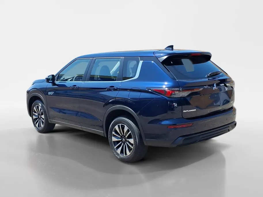 Mitsubishi Outlander 2.4 PHEV Pure | Showroomvoorraad model met 5.000 euro korting bij levering voor 30-6-2026  |Navigatie | Airco/ECC | L.M.Velgen | 8 jaar garantie