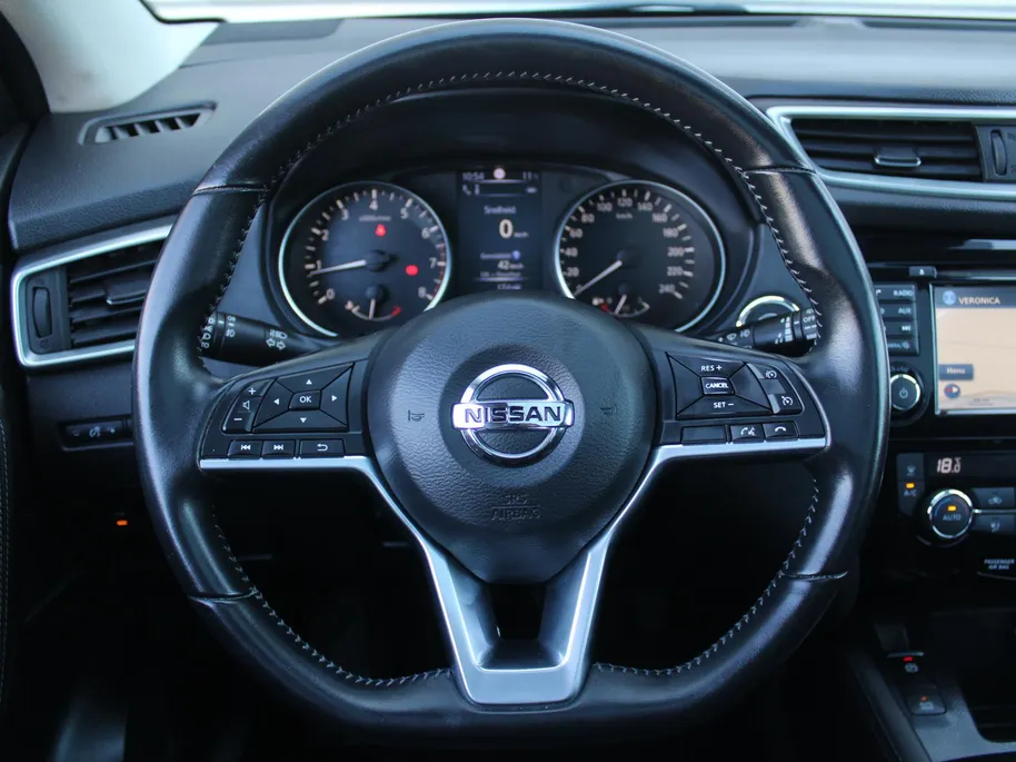 Nissan QASHQAI 1.2 Tekna | Trekhaak | 360 Camera | Pano dak | Stoel-/voorruitverwarming | Dodehoek detectie | Elek. stoelverstelling | Clima | 19' LM | 1e eigenaar |