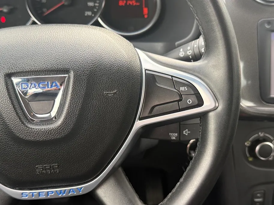 Dacia Sandero 0.9 TCe Tech Road | Trekhaak | Navigatie | Parkeersensoren | Bluetooth | All Season banden | 12 maanden garantie! |