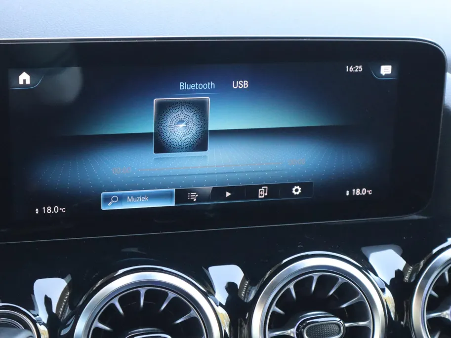 Mercedes-Benz EQA 250 Business Solution Luxury 67 kWh