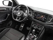 Volkswagen T-Roc 1.5 TSI 150pk Sport Business R · Panoramadak · Camera · Standkachel · Stoelverwarming · Navigatie · 19' Velgen · Elek. Inklapbare Spiegels ·