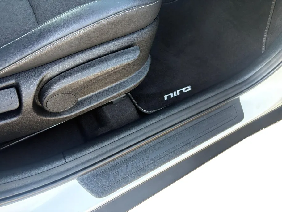 Kia Niro 1.6 GDi Hybrid DynamicPlusLine | Navi | Stoel- stuurverwarming | Climate control