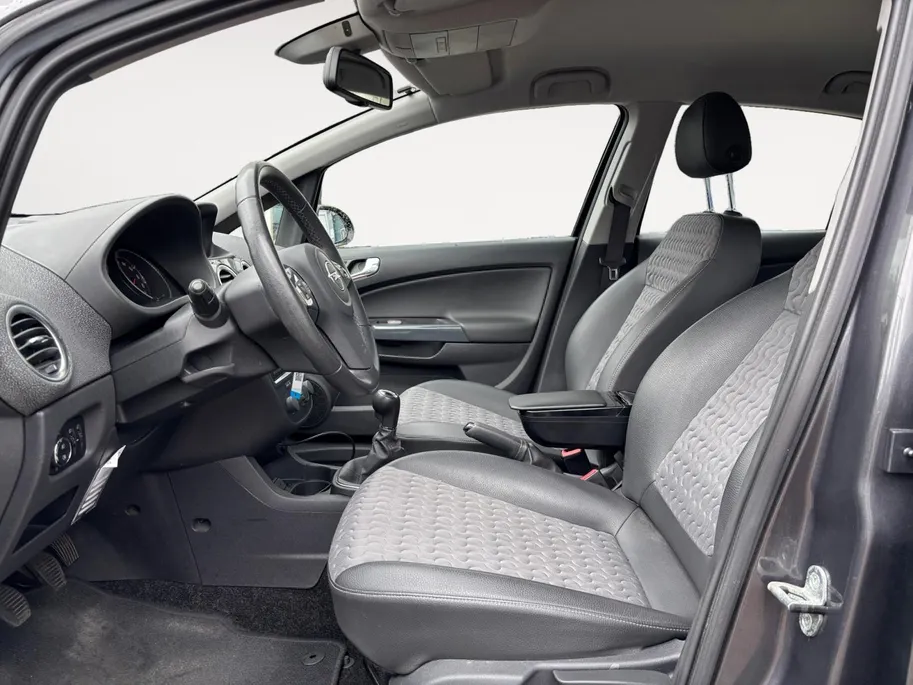 Opel Corsa 1.4-16V Cosmo | Cruise | Lichtmetaal | park sensoren |