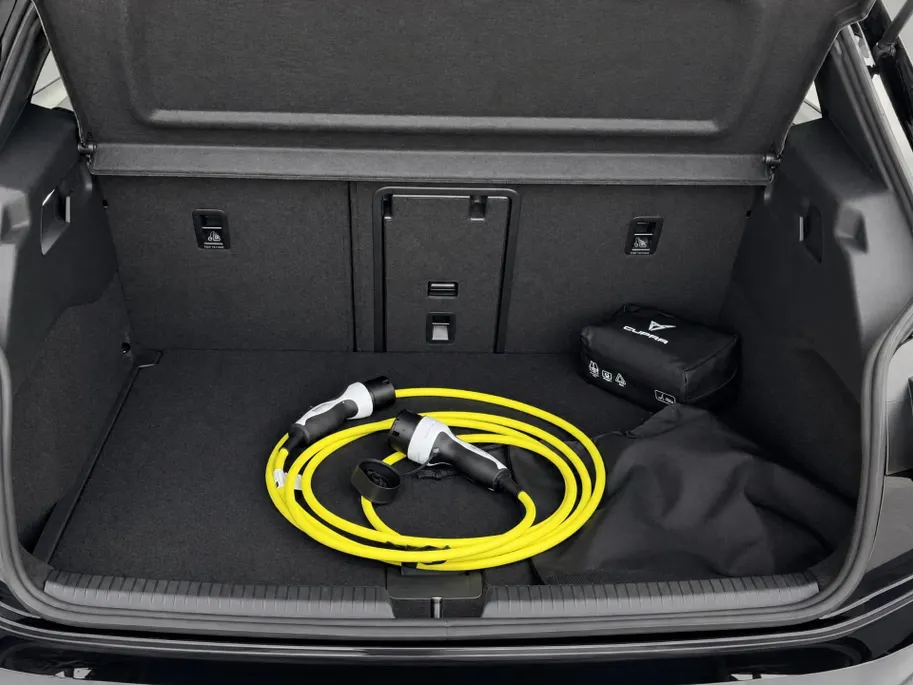 CUPRA Born Performance 61 kWh 190 PK l 19' Storm Copper l Side Assist l Elektrische stoelen