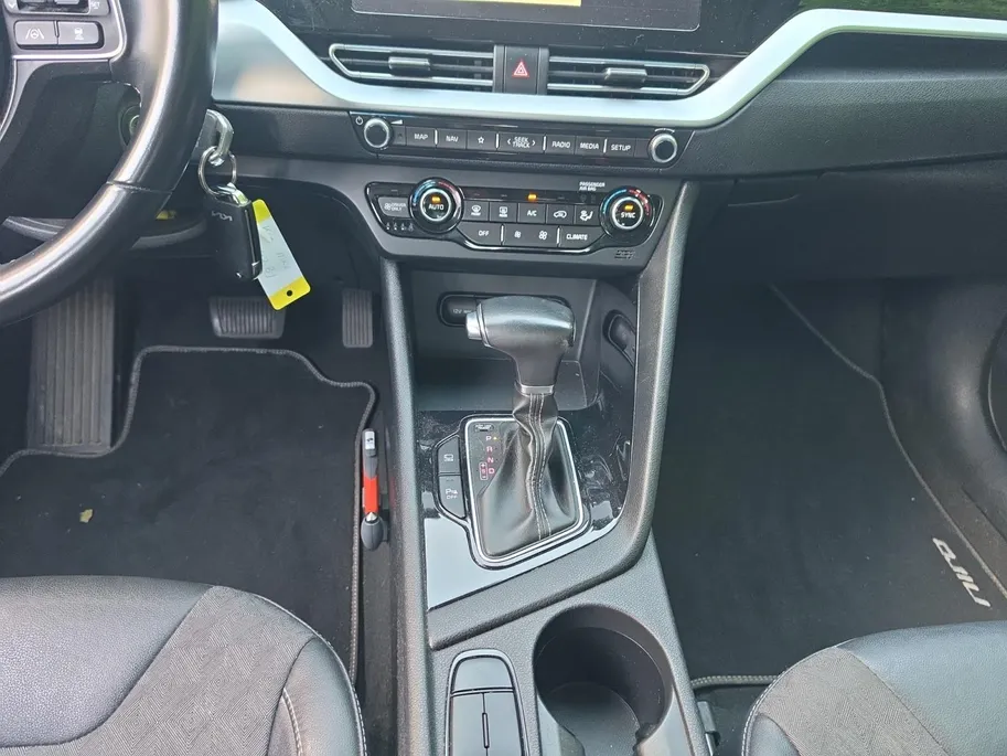 Kia Niro 1.6 GDi Hybrid DynamicLine | Navigatie | Parkeersensoren | Climate control | Trekhaak
