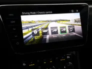 Škoda Superb Combi 1.4 TSI iV 218pk DSG Sportline Business · Panoramadak · 360 Camera · Inklap. Trekhaak · Matrix LED · Canton Audio · Elek. Stoelen + Geheugen ·