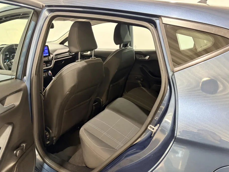 Ford Fiesta 85PK Trend | 1e eigenaar | Navi | Cruise Control | Airco | DAB | Apple CarPlay/Android Auto | Parkeersensoren | Elektrische Ramen & Spiegels | Licht Sensor |