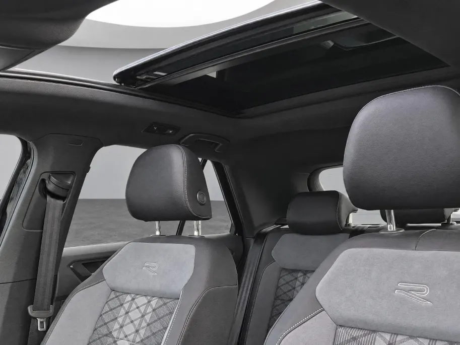 Volkswagen T-Roc 1.5TSI/150PK R-Line Black Style · Panoramadak · Apple/Android Car Play · Camera + Parkeersensoren · Stoelverwarming ·  Garantie t/m 07-08-2027