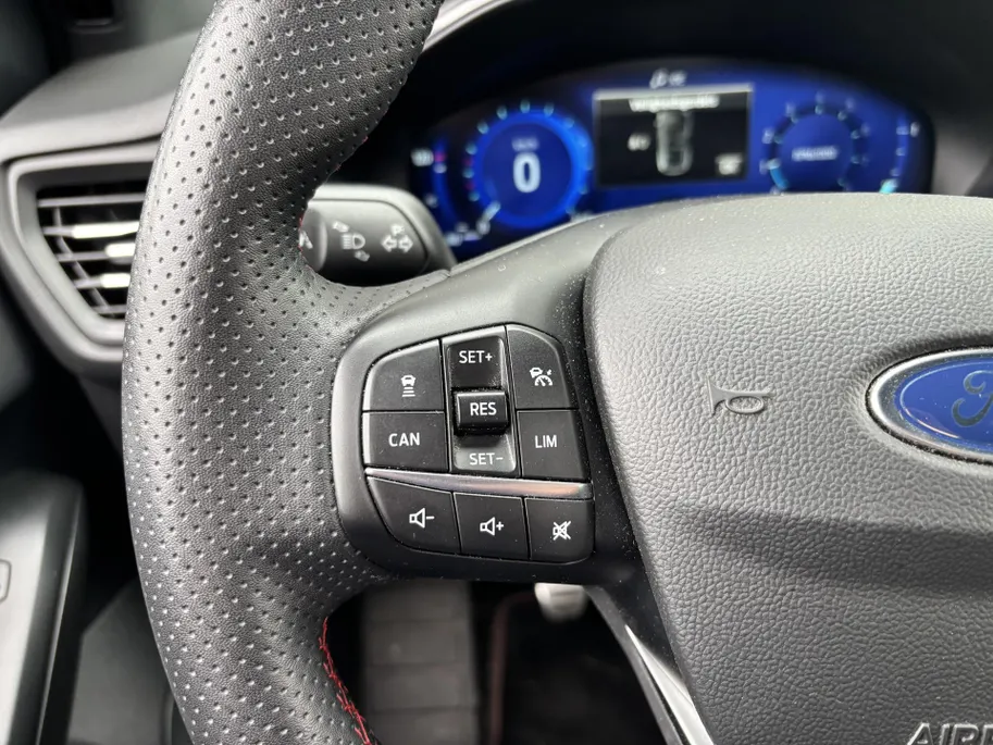 Ford Focus Wagon 1.0 EcoBoost Hybrid ST Line X