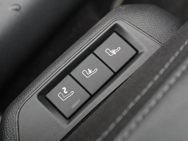 Peugeot 208 1.2 PureTech GT Pack Automaat | Adap. Cruise | Panodak | Vol Leder | Stoelverwarming | Camera