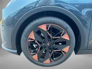 CUPRA Raval Business First Edition 56 kWh 211 PK l 19' Vandal Copper velgen l Achteruitrijcamera l Stoel en Stuurverwarming