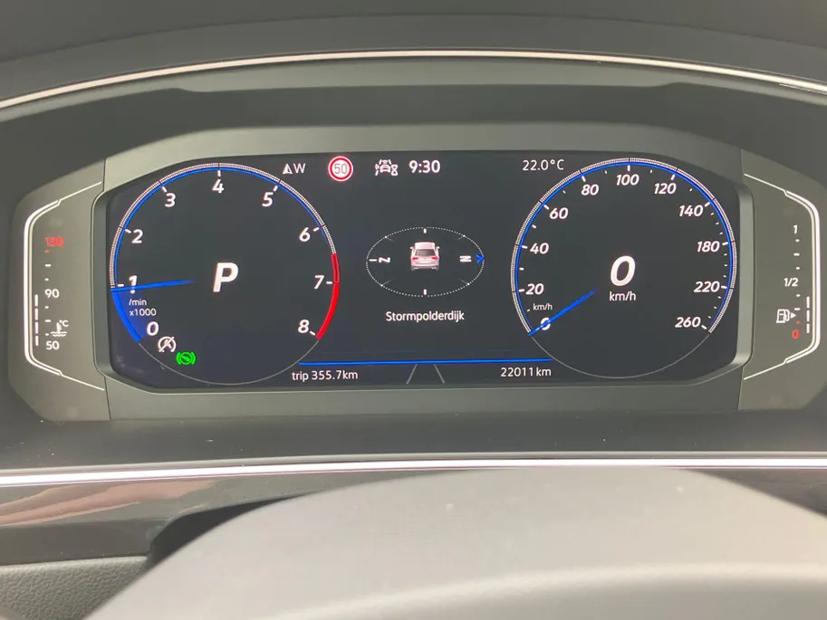 Volkswagen Tiguan 1.5TSI/150PK R-Line Black Style DSG · Panoramadak · Camera · Apple/Android Car Play · Stoel- & stuurverwarming