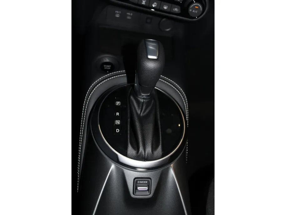 Nissan Juke 1.6 Hybrid N-Connecta | Navigatie | Automaat | LM wielen | Achteruitrijcamera | Parkeersensoren voor en achter | Apple carplay & Androidauto | Climate controle | Cruise controle |