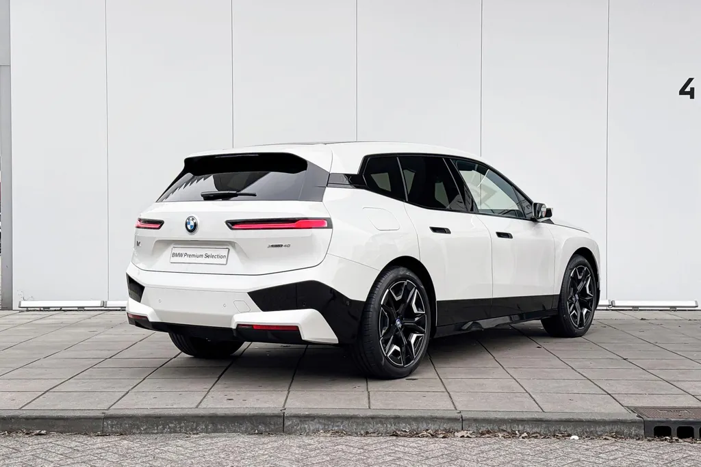 BMW iX xDrive40 High Executive