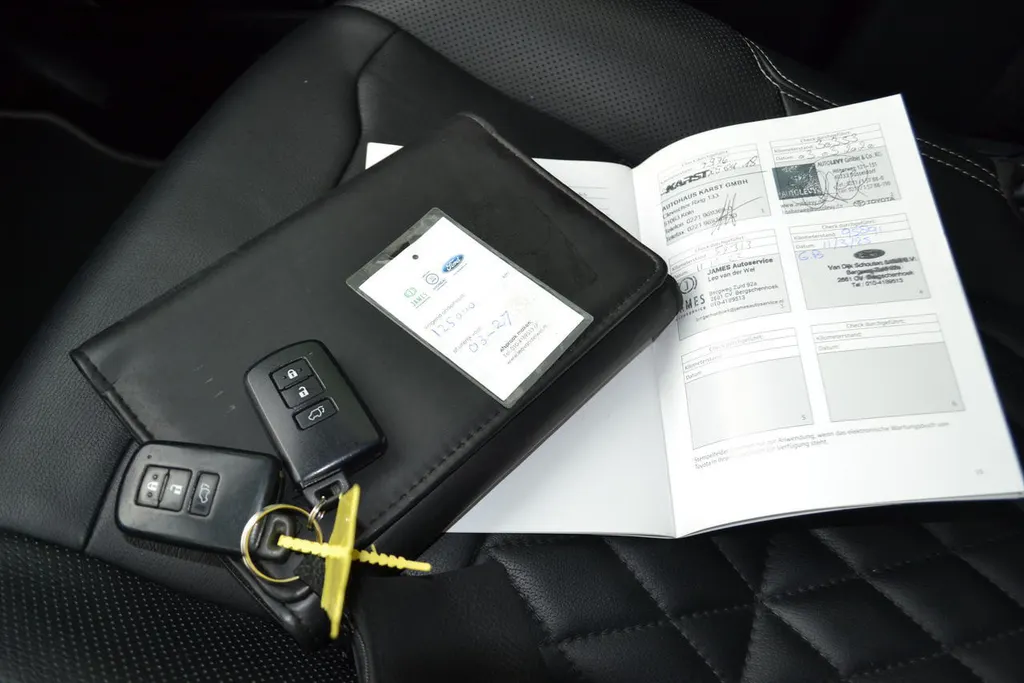 Toyota RAV4 2.5 HYBRID AWD EXECUTIVE|LUXE|TREKHAAK