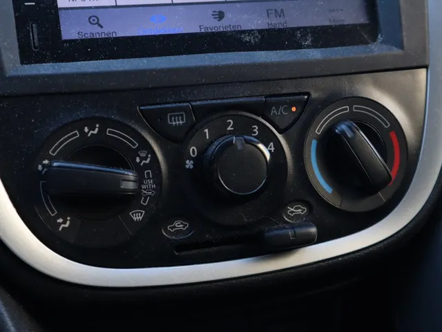 Suzuki Celerio 1.0 Comfort Navi | Bluetooth | Parkeersensoren