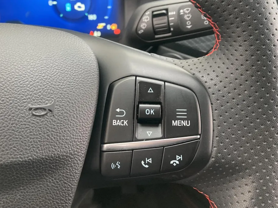 Ford Kuga 2.5 PHEV ST-Line X 225 pk Navigatie - Voorruitverwarming - Stoelverwarming - Bliss - Elektrische achterklep