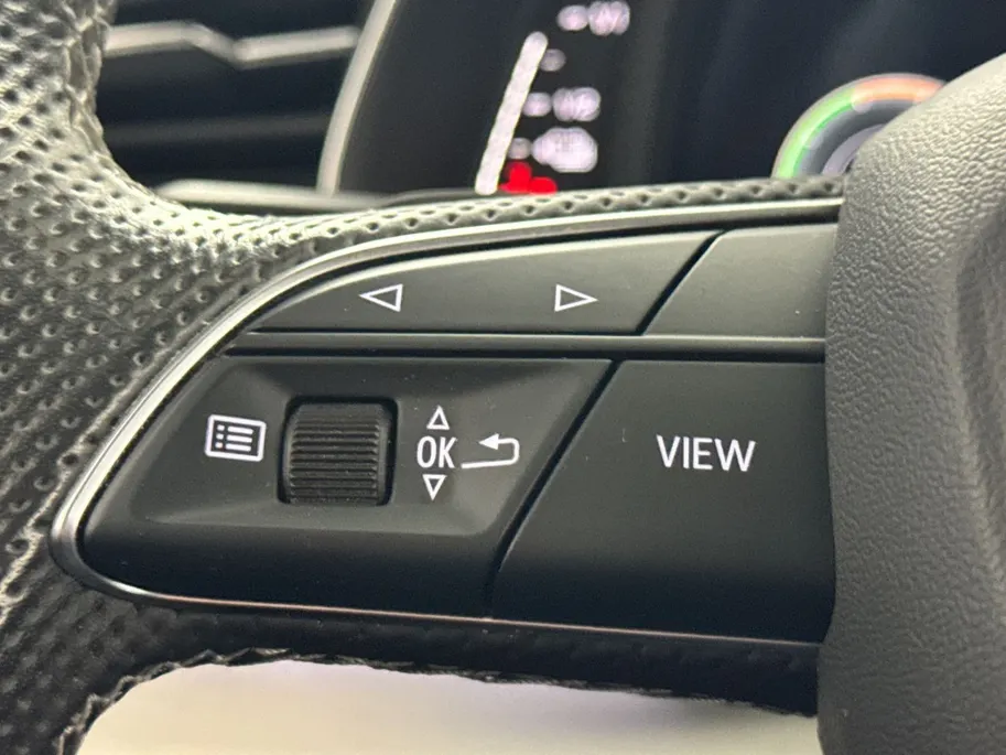 Audi Q8 55 TFSI-e quattro S-Line | Panoramadak | Luchtvering | 21'' L.M. Velgen | SoH 100%