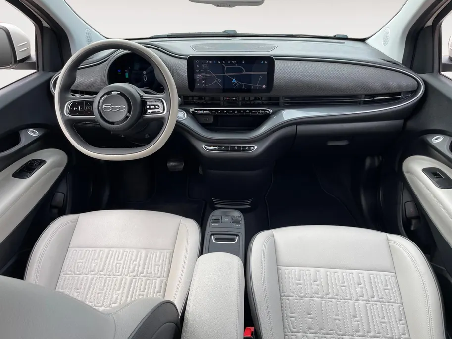 Fiat 500 La Prima 42 kWh *SOH 95%*Navi*Camera*Climate Control*Stoelverwarming*Carplay*Adapt.Cruise Control*Parkeersensoren*LM.Velgen*Zeer nette auto!