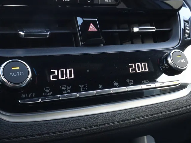 Toyota Corolla Cross Hybrid 140 Style | Blindspot | Stoelverwarming | Parkeersensoren