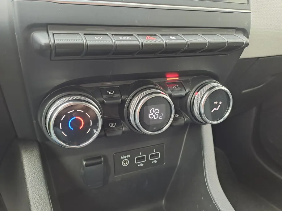 Renault Clio 1.6 E-Tech Full Hybrid 145 evolution AUTOMAAT | Navigatie | Sensoren | Airco | Cruise | Rijstrooksensor met correctie | DAB | Apple Carplay/Android Auto