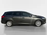 Ford Focus Wagon 1.0 Titanium |Lederen/stof bekleding| Trekhaak| bi-xenon koplampen| keyless entry| 12 maanden Bovag garantie|