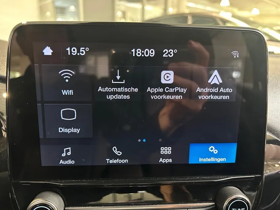 Ford Fiesta 1.0 EcoBoost Hybrid Titanium | Apple Carplay / Android Auto | Stoel + Stuurverwarming | Cruise Control | Parkeersensoren Achter | Lichtsensor | Climate Control | Verwarmbare Voorruit