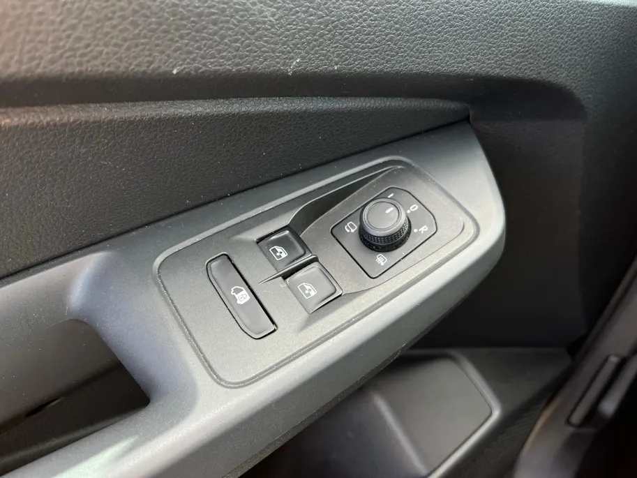 Volkswagen Caddy Cargo 2.0 TDI Style L1H1 122 pk Automaat | LM Velgen zwart | Sidebars | Lederen bekleding | Stoelverwarming | Laadruimtebescherming
