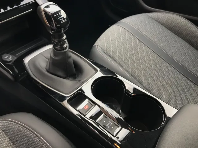 Peugeot 208 Allure PureTech 100pk