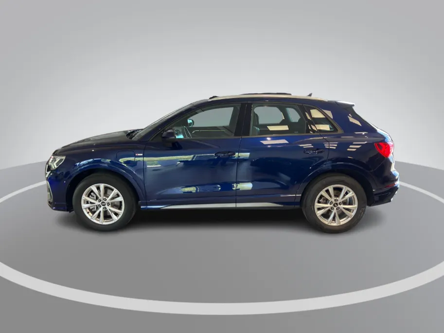 Audi Q3 45 TFSIe 180kW/245PK S Line · Panoramadak · Apple/Android Car Play · Drive select