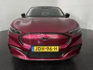 Ford Mustang Mach-E Standard RWD 73 kWh 269pk | Panoramadak | Technology Pack | Molten Magenta | Nieuw Model| Warmtepomp |