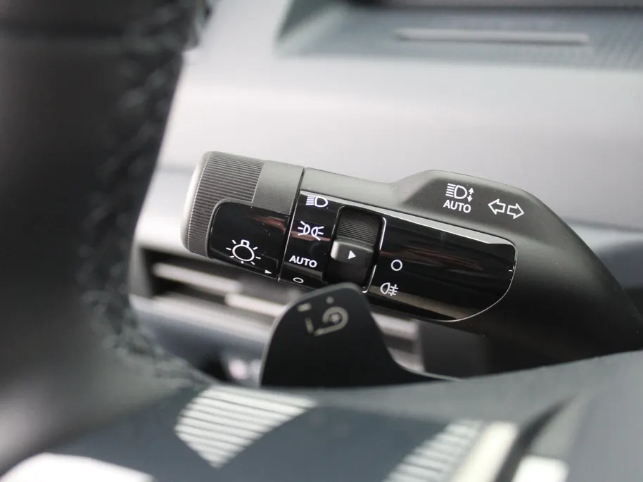 Kia PV5 Passenger Plus 71.2 kWh | Stuur-/stoelverwarming v+a | Camera | Cruise adapt. | Draadloze telefoonlader | PDC v+a | Clima | Navi | LED | 17' LM |