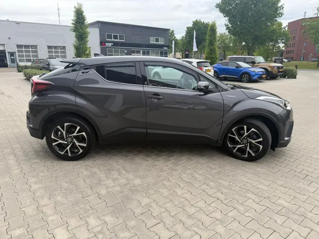 Toyota C-HR 1.8 Hybrid Style | PDC v/a | Stuur/Stoelverwarm. | Camera |