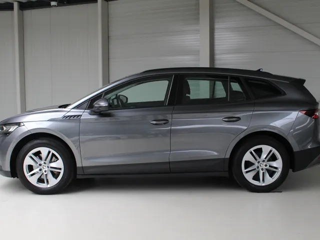 Škoda Enyaq iV 60 Navigatie | Parkeercamera | Climate Control | Cruise Control | 92% SoH