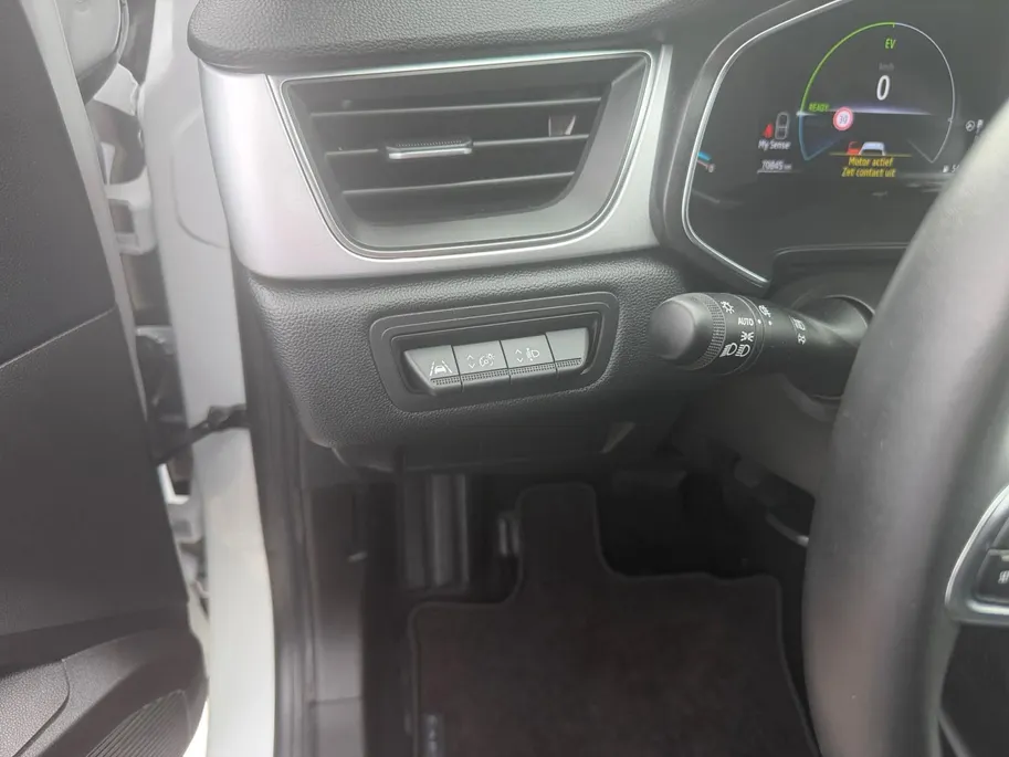 Renault Captur 1.6 E-Tech Hybrid 145 Intens | Automaat | Dealer Onderhouden | Camera | All Season Banden | Climate & Cruise Control | Apple Carplay & Android Auto | 12 Maanden BOVAG Garantie