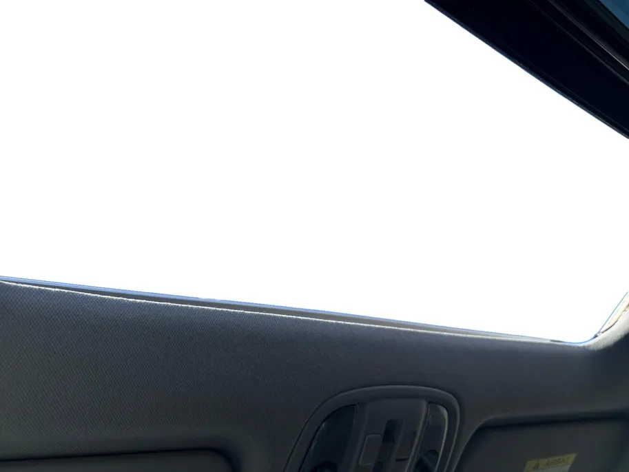 Kia e-Niro ExecutiveLine 64 kWh Meest luxe uitvoering | 1e Eigenaar | Dealer onderhouden | 3 Fase laden | Allseason banden | Metallic lak | Fabrieksgarantie | NAP