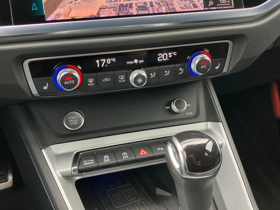 Audi Q3 Sportback 45 TFSI quattro 230pk S Edition · Panoramadak · Trekhaak · Apple/Android Car Play · Camera · Stoelverwarming · Adaptive Cruise Control ·