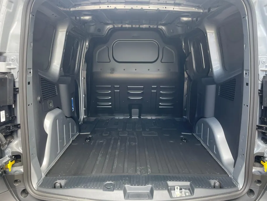 Ford E-Transit Courier Limited 44 kWh | 0,99% rente op financial lease| Trekhaak | Driver Assistance Pack | Climate Control |