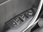 Kia Ceed 1.4 T-GDi DynamicPlusLine | 17 inch | Navi | Camera | Trekhaak | Stoel- Stuurverwarming |